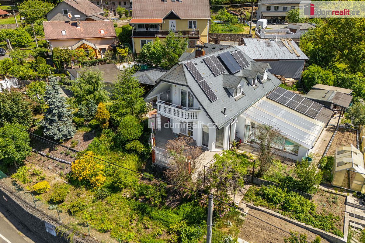 Prodej rodinného domu 260 m², pozemek 1250 m²